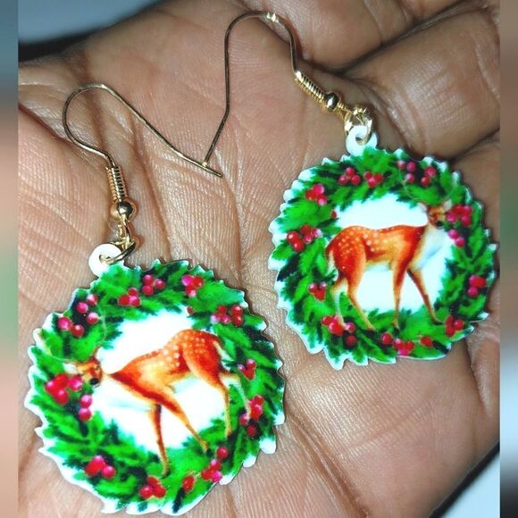 Super cute festive holiday earrings - Picture 5 of 6